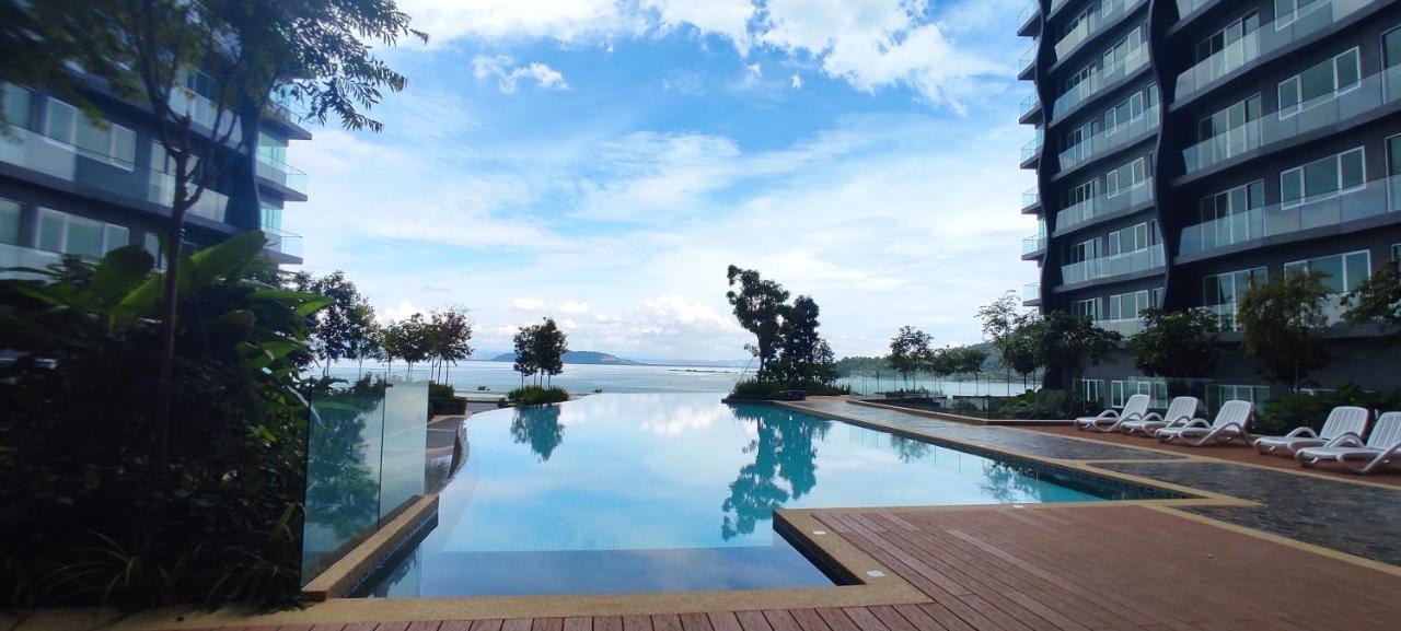 Infinite Seaview With Penang Bridge Suite With Sunrise Up To 11 Person Bayan Lepas Exteriér fotografie