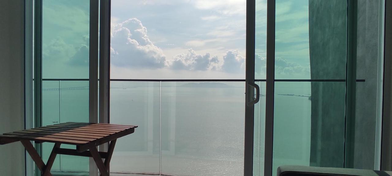 Infinite Seaview With Penang Bridge Suite With Sunrise Up To 11 Person Bayan Lepas Exteriér fotografie